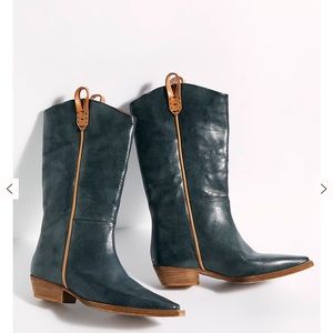 We the Free Montage Boots - Washed Black - Size 7